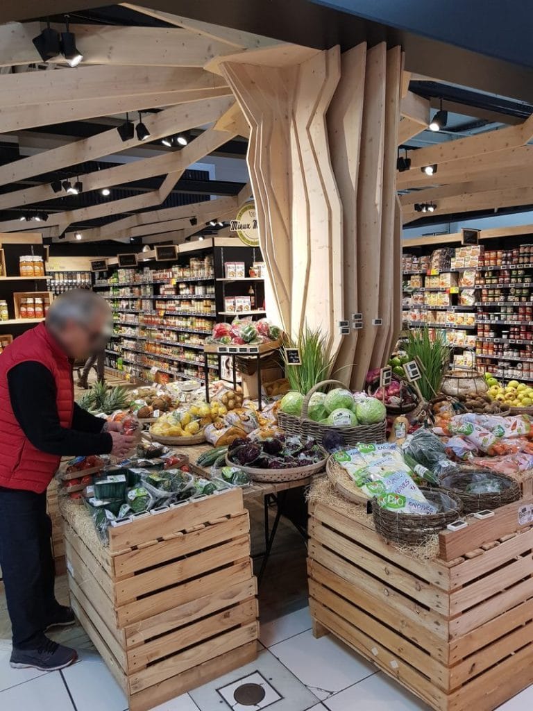 Supermarché après rénovation rayon fruits & légumes